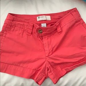 GAP Favorite Khaki Short Size 2